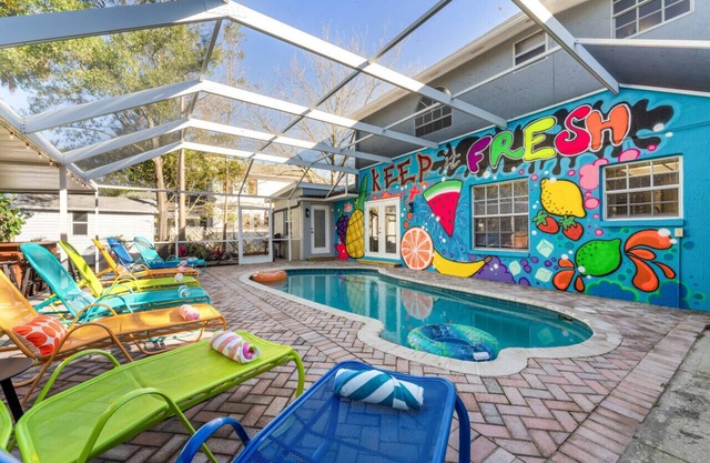 7 BR Heated Pool Game Room Theater Sleeps 25