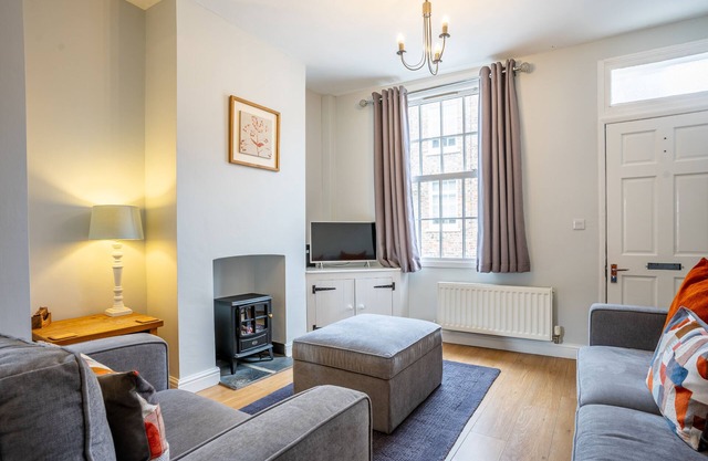 7 Buckingham Street - a family break that sleeps 4 guests in 2 bedrooms