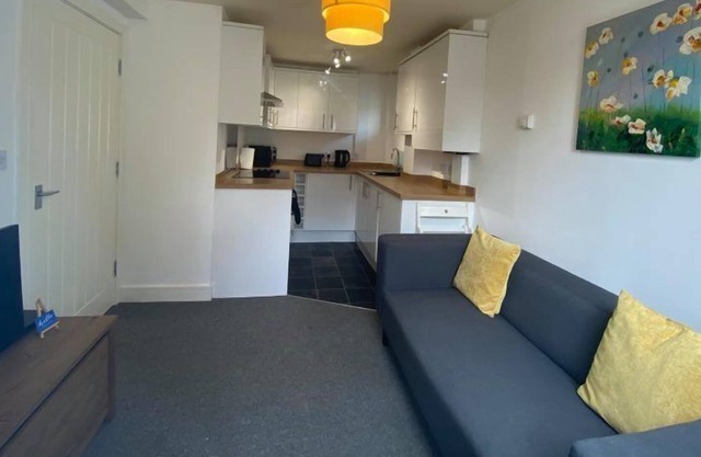 7 Cross Court, Stafford