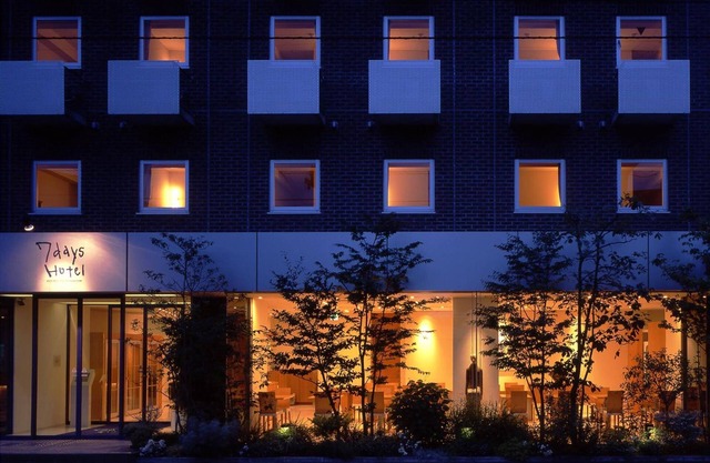 7 Days Hotel