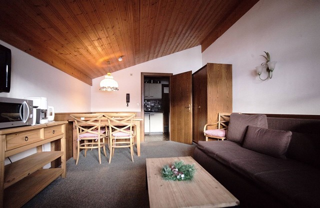(7) Ferienwohnung qm 45, Dusche/WC, Kochnische und Balkon
