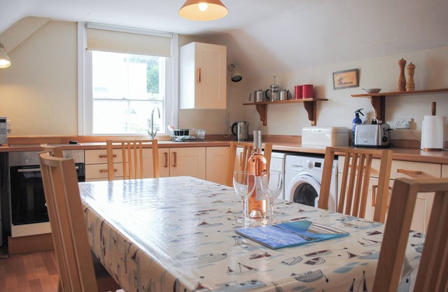 7 Glenthorne House