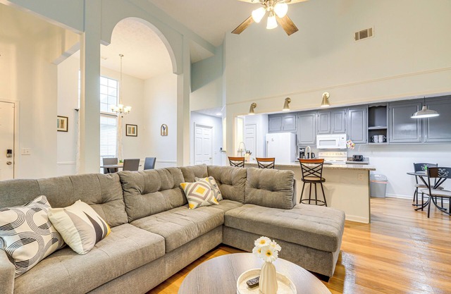 7 Mi to Dtwn Covington: Bright Home w/Deck & Yard