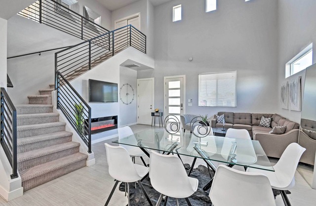 7 Mi to Dtwn Phoenix: Home w/Patio & Yard