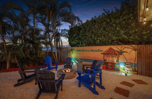 7 Min to Beach ~ Pool, BBQ & Games Getaway