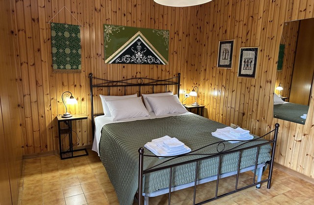 7-min walk from Bernina Express – Spacious apartment with garage and balconies