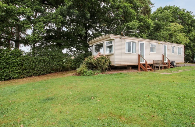 7 OLD ORCHARD, family friendly, with a garden in Much Wenlock