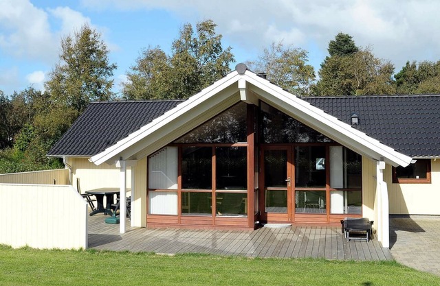 7 person holiday home in Ulfborg