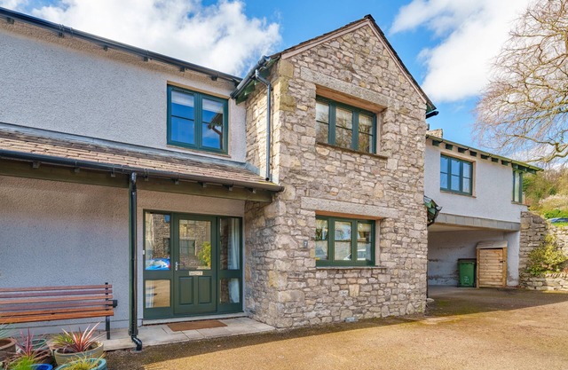 7 The Old Woodyard - Dog-friendly Cottage with parking