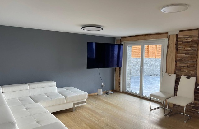700 metres from ski resort