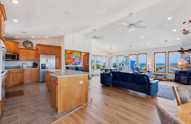 7088 Short II * 1 Min Walk to the Beach