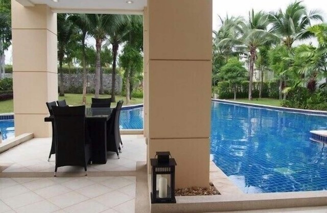 #711-S1 2BR villas/pool access