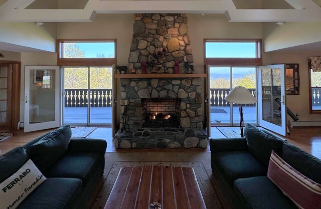 72WT Cannon Mountain Family retreat with big views and tons of space!