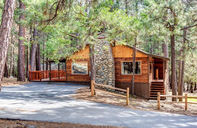 (74) Our Yosemite Getaway at The Redwoods In Yosemite