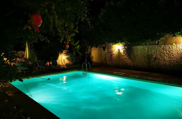 75m2 apartment in villa with pool in AUBAGNE in 1000m2 garden