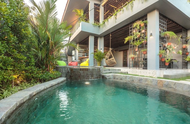 7Room Villa in central Seminyak | Private Pool & 7BR
