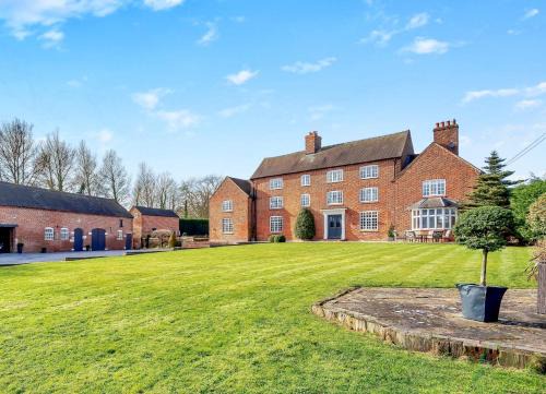 8 Bed in Standon oc-w32745