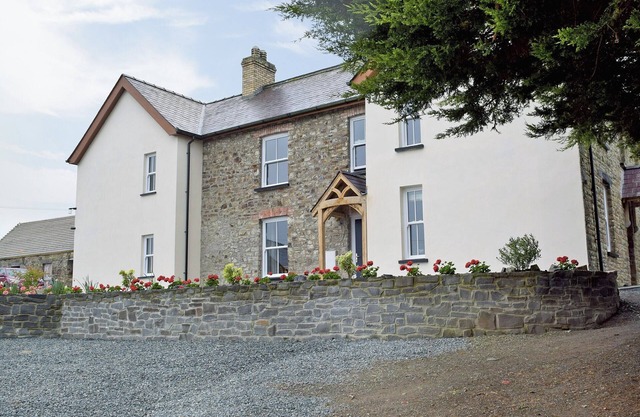 8 bedroom accommodation in Llawhaden, near Narberth