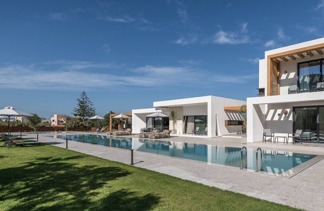 8 Bedroom Villa - heated pool - Wedding/Retreat events