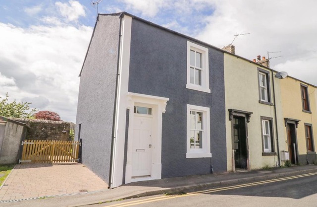 8 Bridge Street
