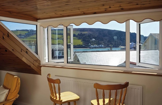 8 CHURCH STREET, pet friendly, country holiday cottage in Salcombe