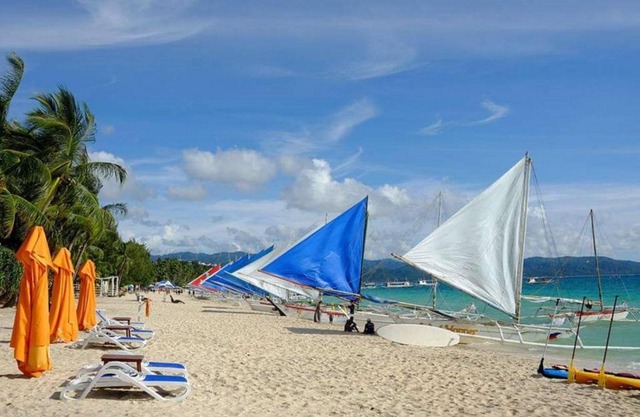 Colors Beach Resort 