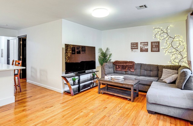 8 Mi to NYC: Centrally Located Jersey City Apt!