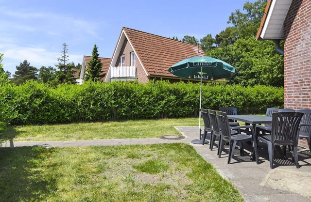 8-person dog bungalow in the holiday park Landal Dwergter Sand