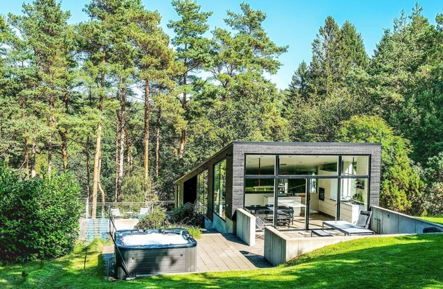 8 person holiday home in Ebeltoft