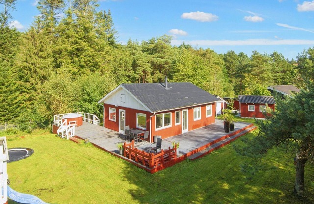 8 person holiday home in Ebeltoft-By Traum