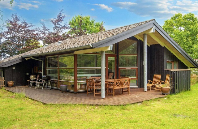 8 person holiday home in Glesborg