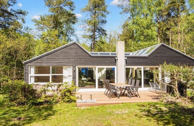 8 person holiday home in Glesborg-By Traum