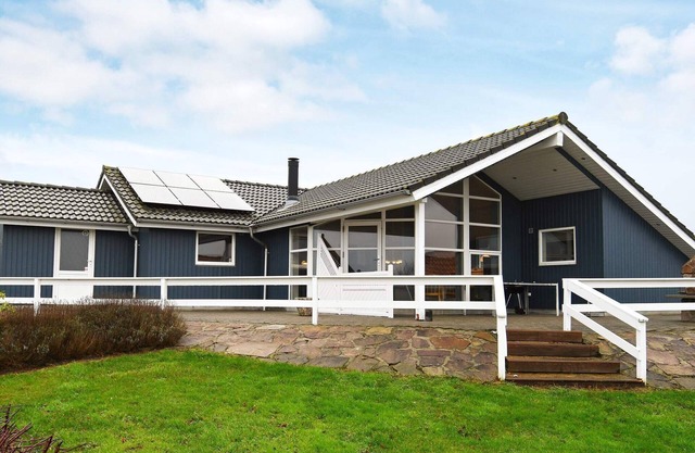 8 person holiday home in Vinderup