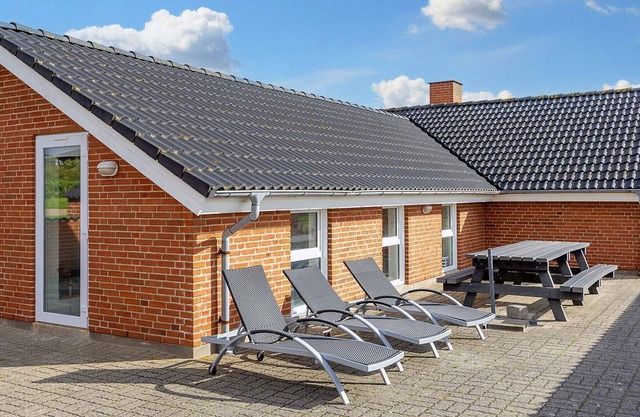 8 person holiday home in Vinderup