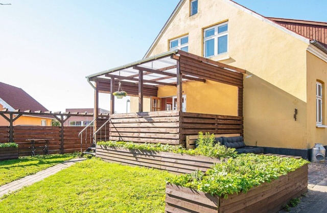 8 person holiday home in Grenaa-By Traum