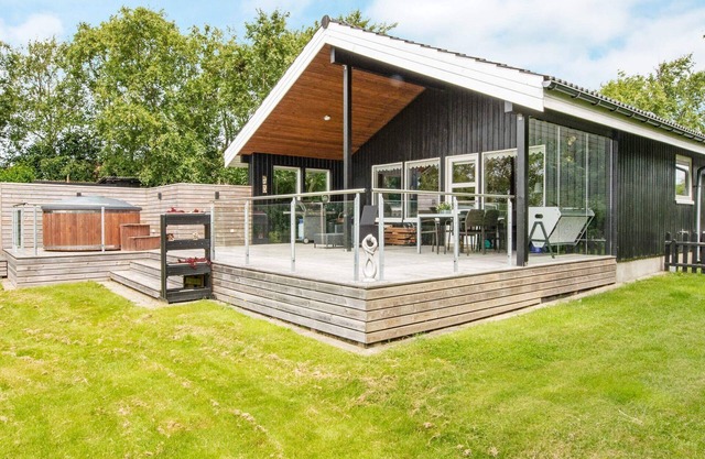 8 person holiday home in Struer-By Traum