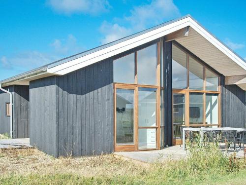 8 person holiday home in Ulfborg-By Traum