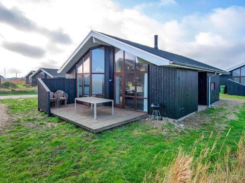 8 person holiday home in Ulfborg-By Traum