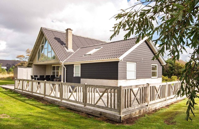 8 person holiday home in Ulfborg-By Traum