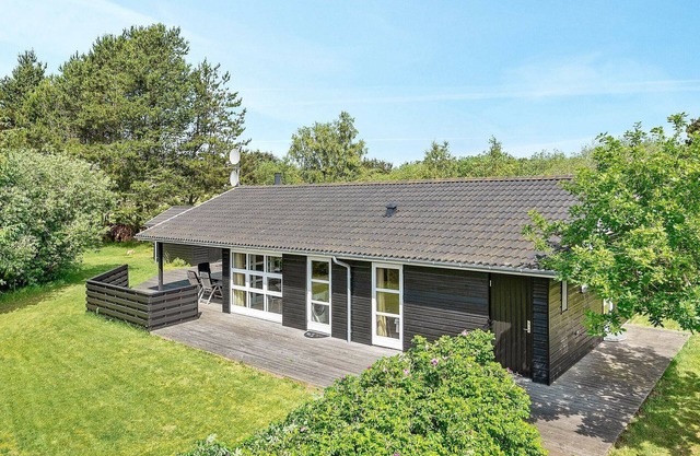 8 person holiday home in Ålbæk