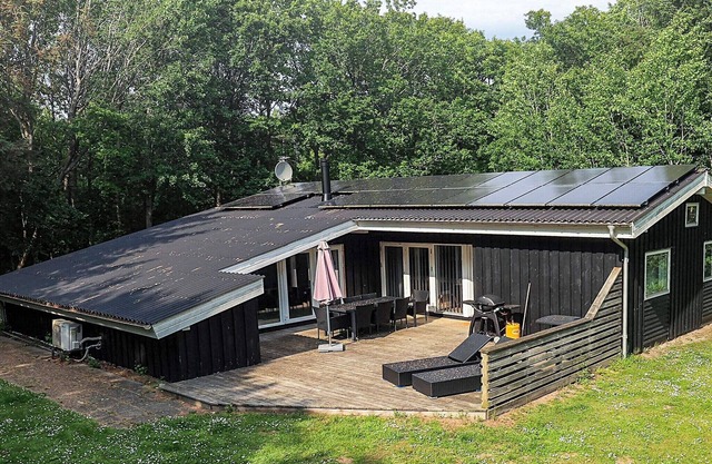 8 person holiday home in Ålbæk-By Traum