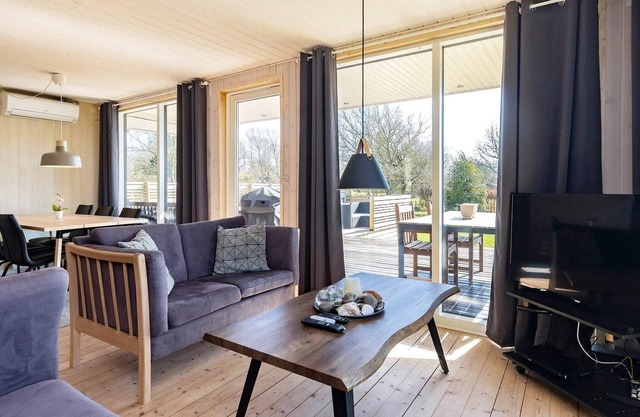 8 person holiday home in Farsø