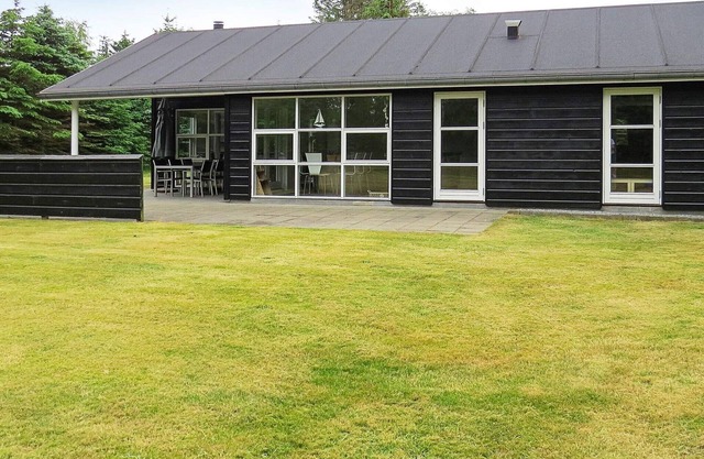 8 person holiday home in Hals-By Traum