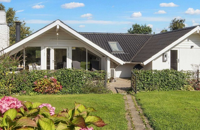 8 person holiday home in Hejls-By Traum