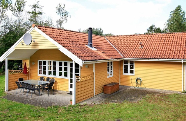 8 person holiday home in Oksbøl