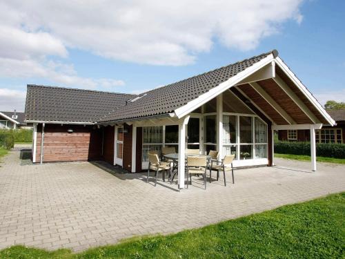8 person holiday home in Juelsminde-By Traum