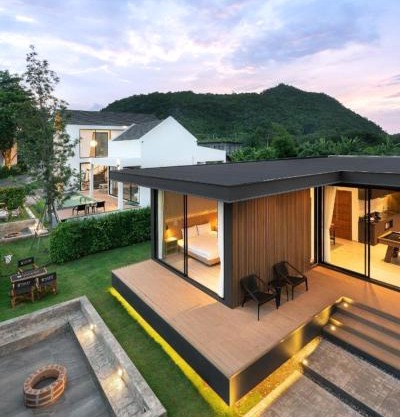 8 Pool Villas