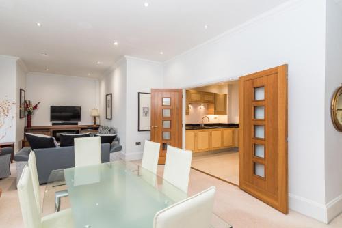 8 Royal Court Apartments,Sutton Coldfield, Birmingham B74 2NA