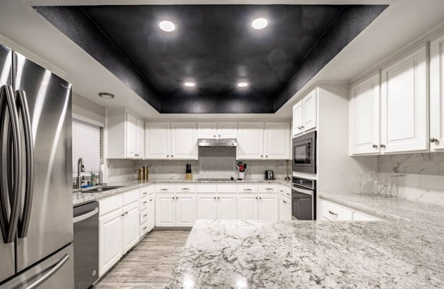 806 Estate - 4BR/2BA - With Pool