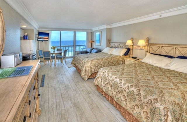 812-Oceanfront- Private Balcony - Pools Closed